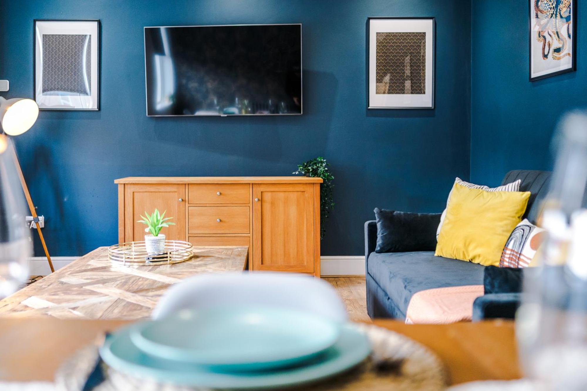 Boutique Flat 2 In Harrogate - Sleeps 8