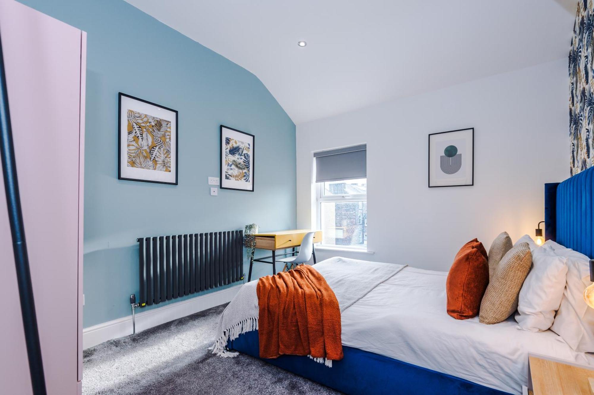 Boutique Flat 2 In Harrogate - Sleeps 8 *