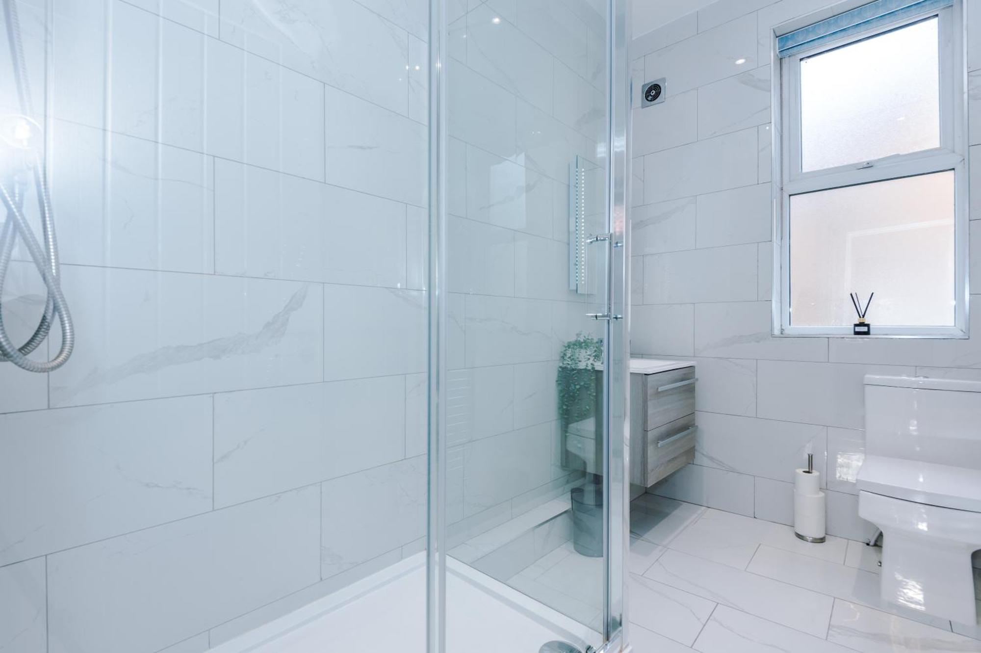 Boutique Flat 2 In Harrogate - Sleeps 8 * Harrogate